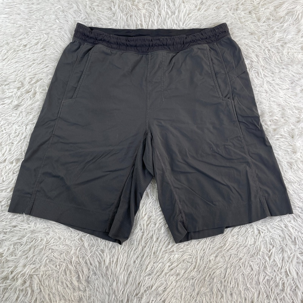 Lululemon Shorts Mens Medium Gray Striped‎ Pace Breaker 11" Linerless Gym Run L